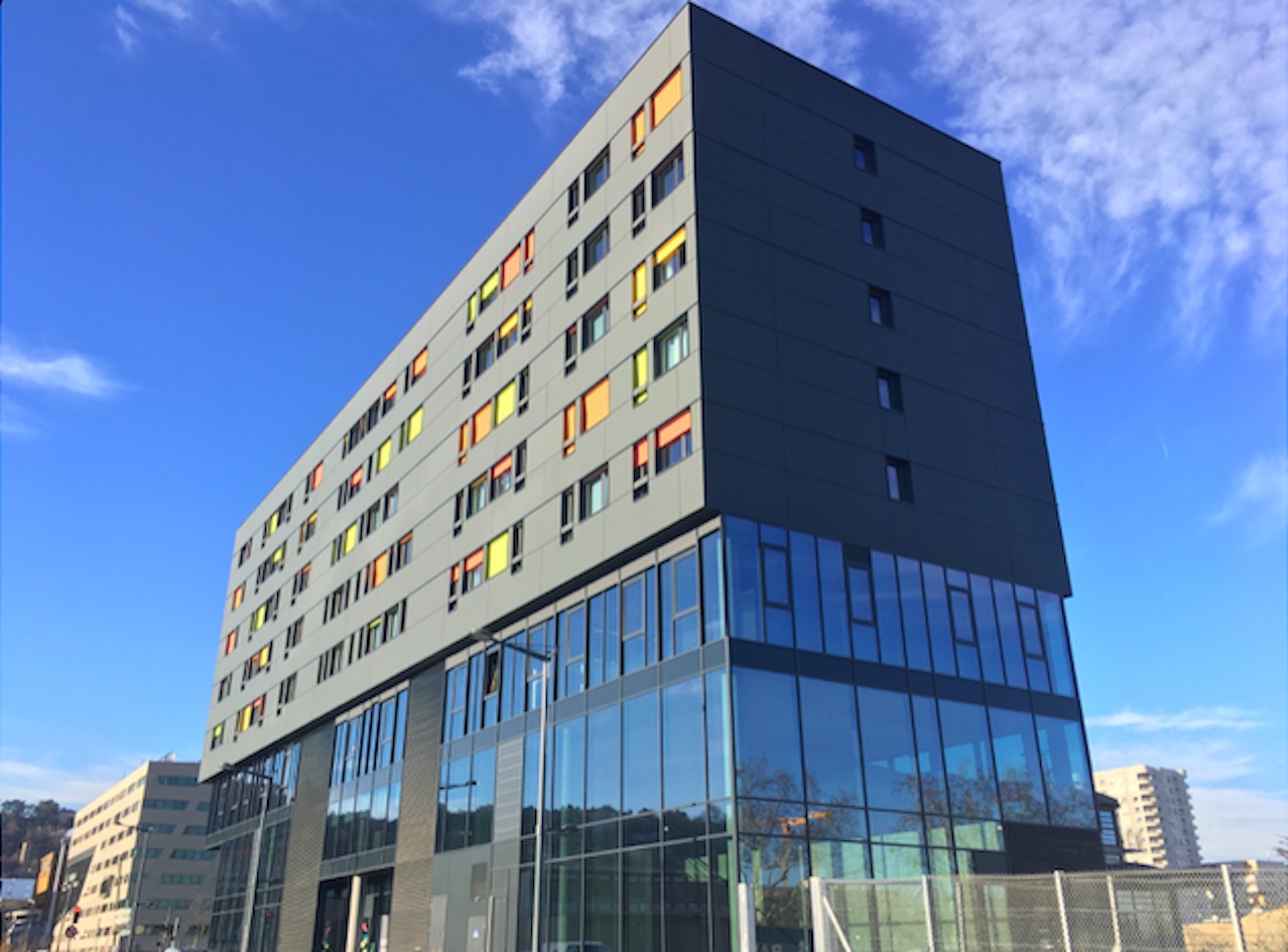 Een studentenwoning met gevels van dansend licht - Study Hall Lyon